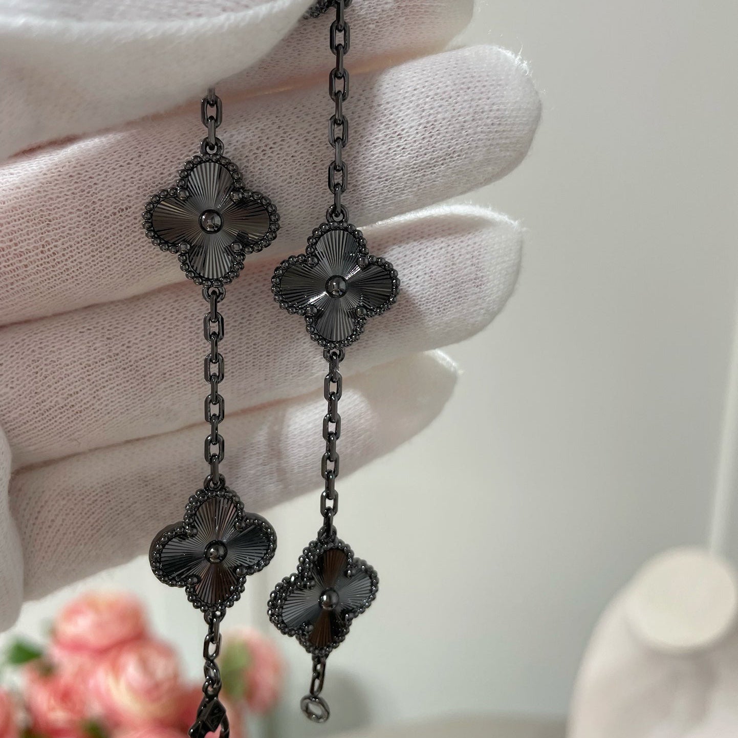 [Luxe Jewelry]CLOVER 5 MOTIF BLACK BRACELET