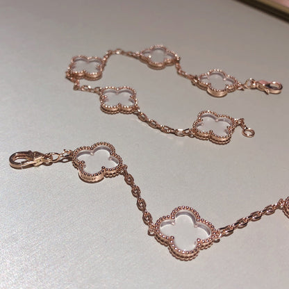 [Bijoux de luxe] Bracelet en or rose avec cristaux de roche et 5 motifs de trèfle
