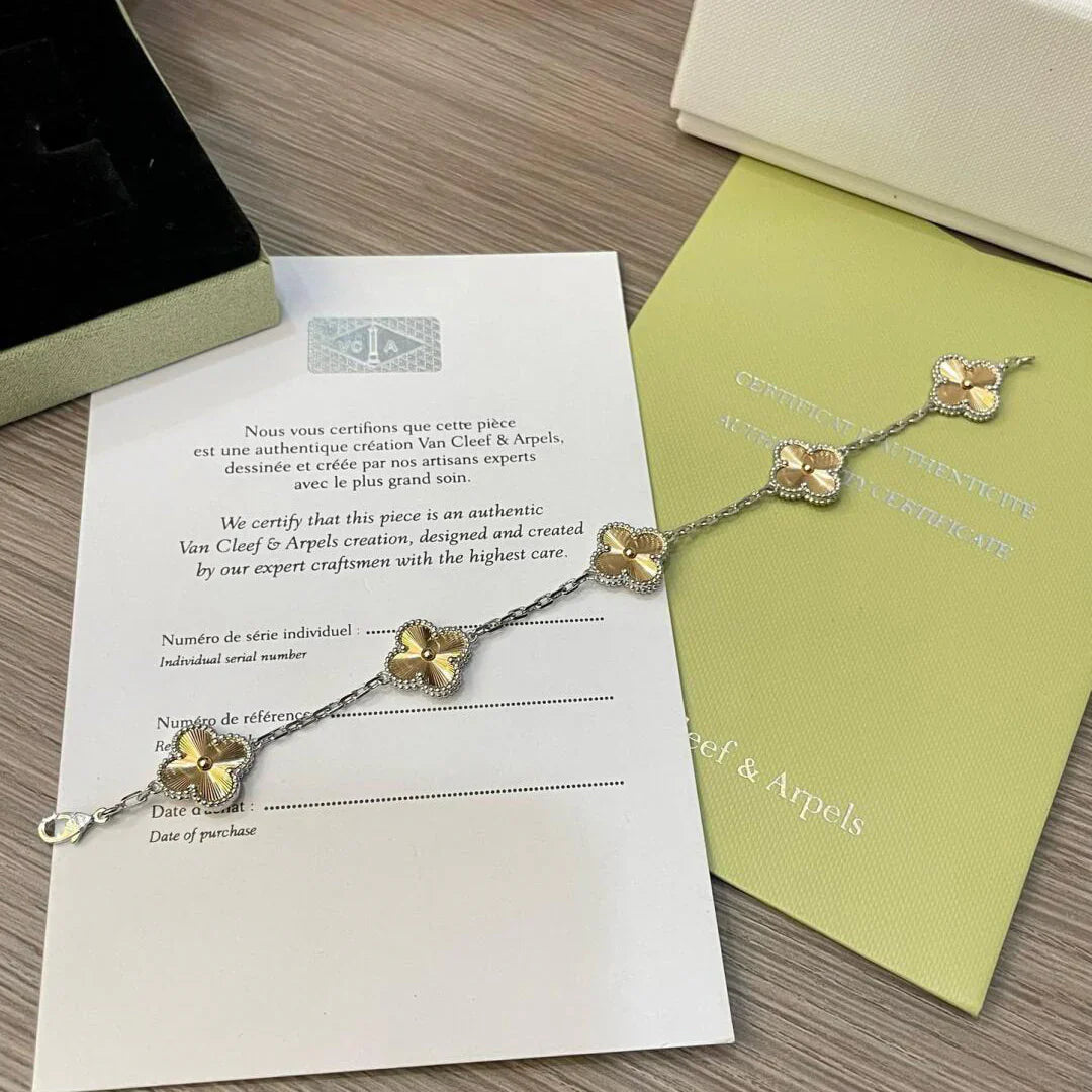 [Luxe Jewelry]CLOVER 5 MOTIFS CHRISTMAS LIMITED EDITION BRACELET