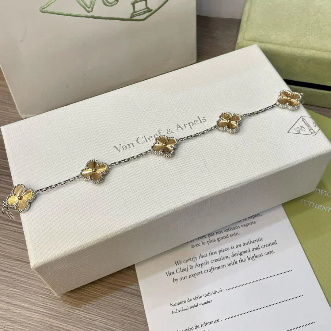 [Luxe Jewelry]CLOVER 5 MOTIFS CHRISTMAS LIMITED EDITION BRACELET