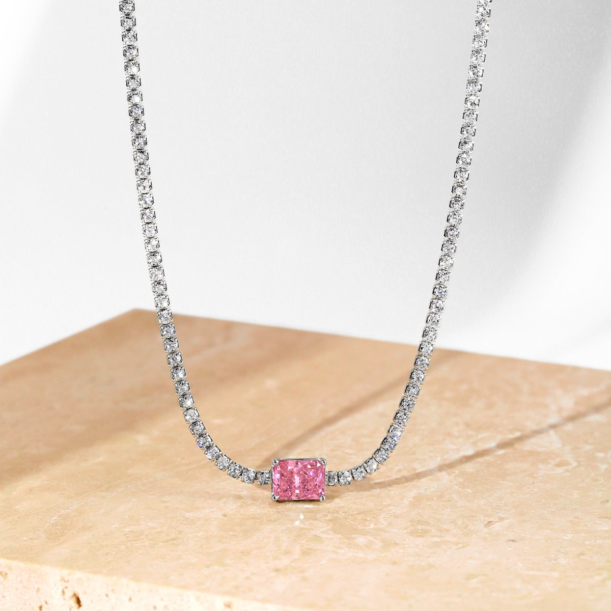[Luxe Jewelry]2.0 carat Ornate Emerald Cut Necklace