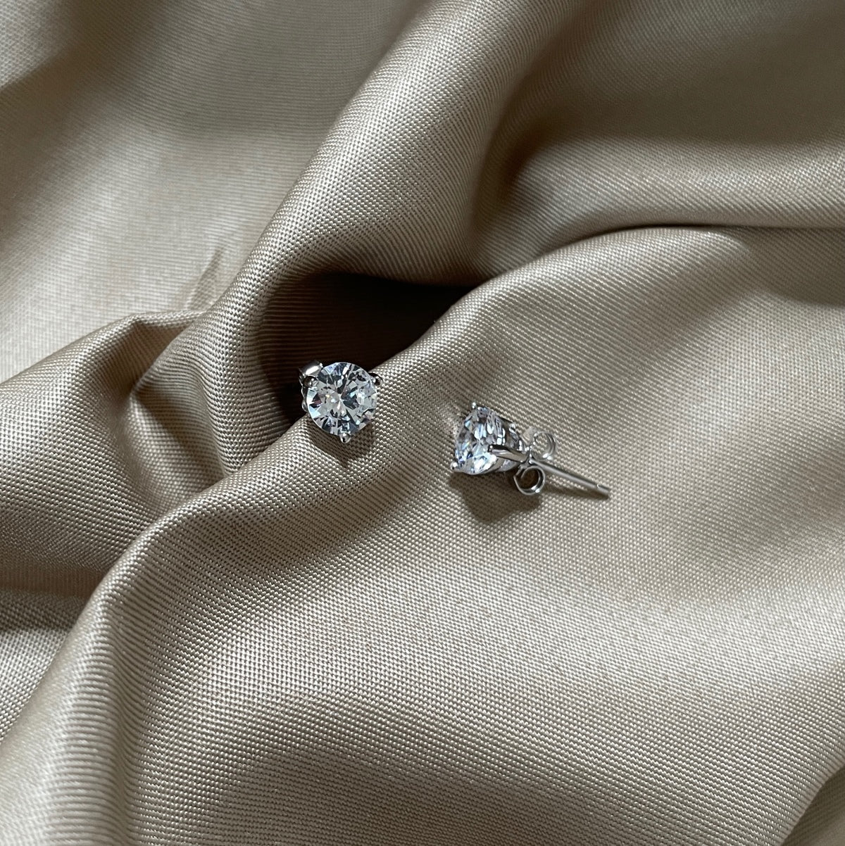 [Luxe Jewelry]Dainty Round Shape Earrings