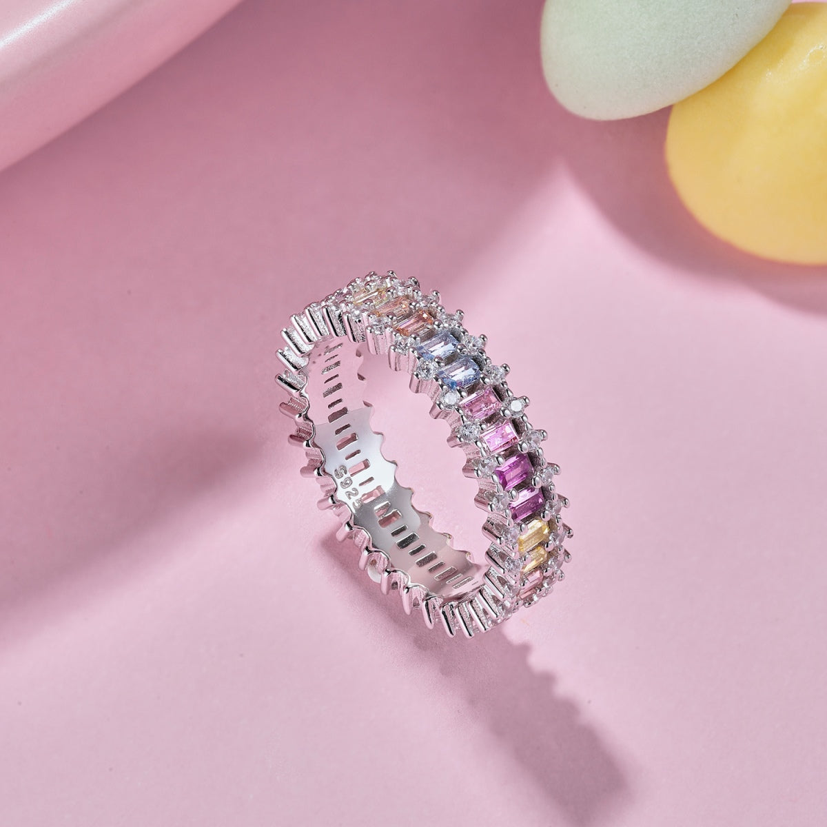 [Luxe Jewelry]Splashy Ornate Emerald Cut Cocktail Ring