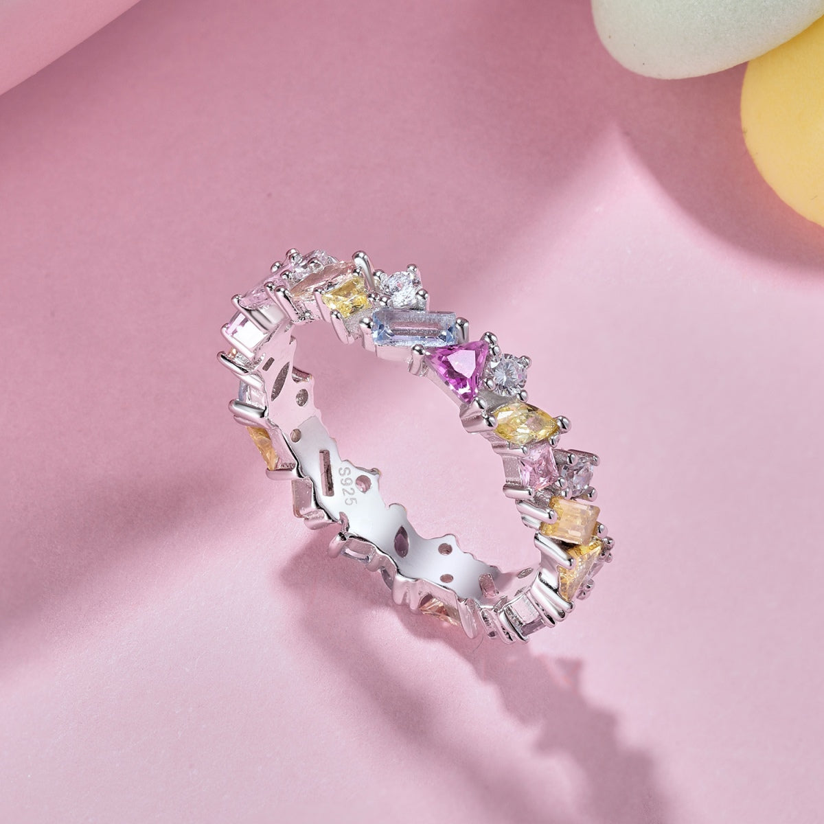 [Luxe Jewelry]Dazzling Polychromatic Multi cut Daily Ring