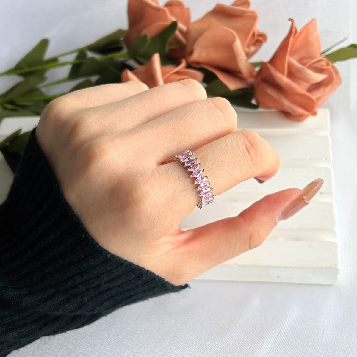 [Luxe Jewelry]Gorgeous Marquise Cut Tennis Ring