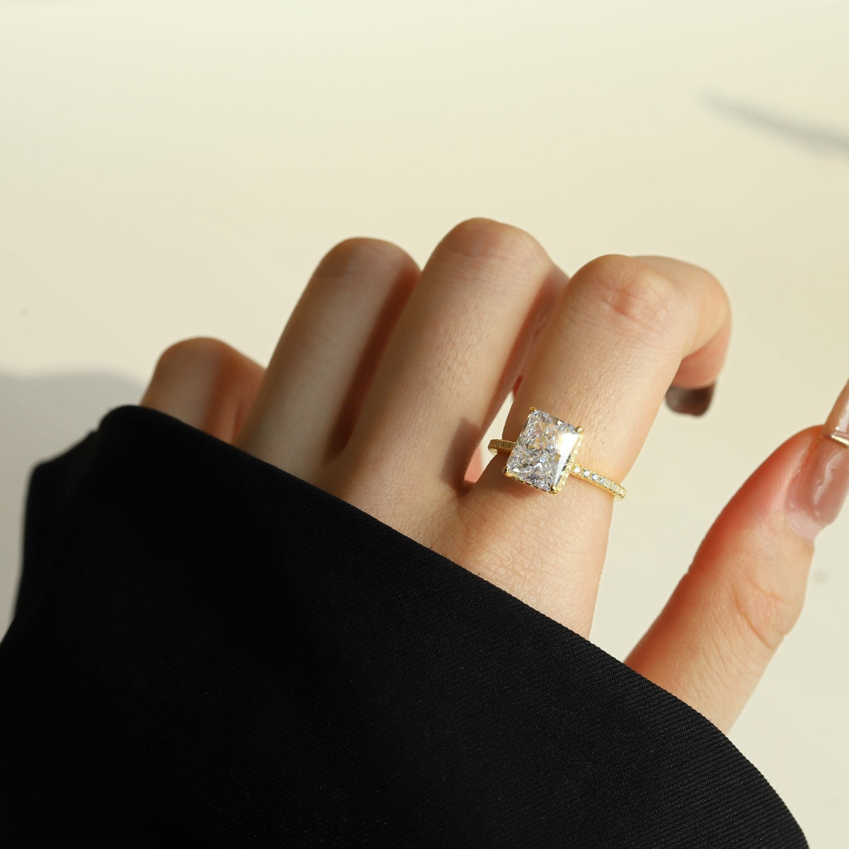 [Luxe Jewelry]4.0 Carat Luxurious Engagement Ring