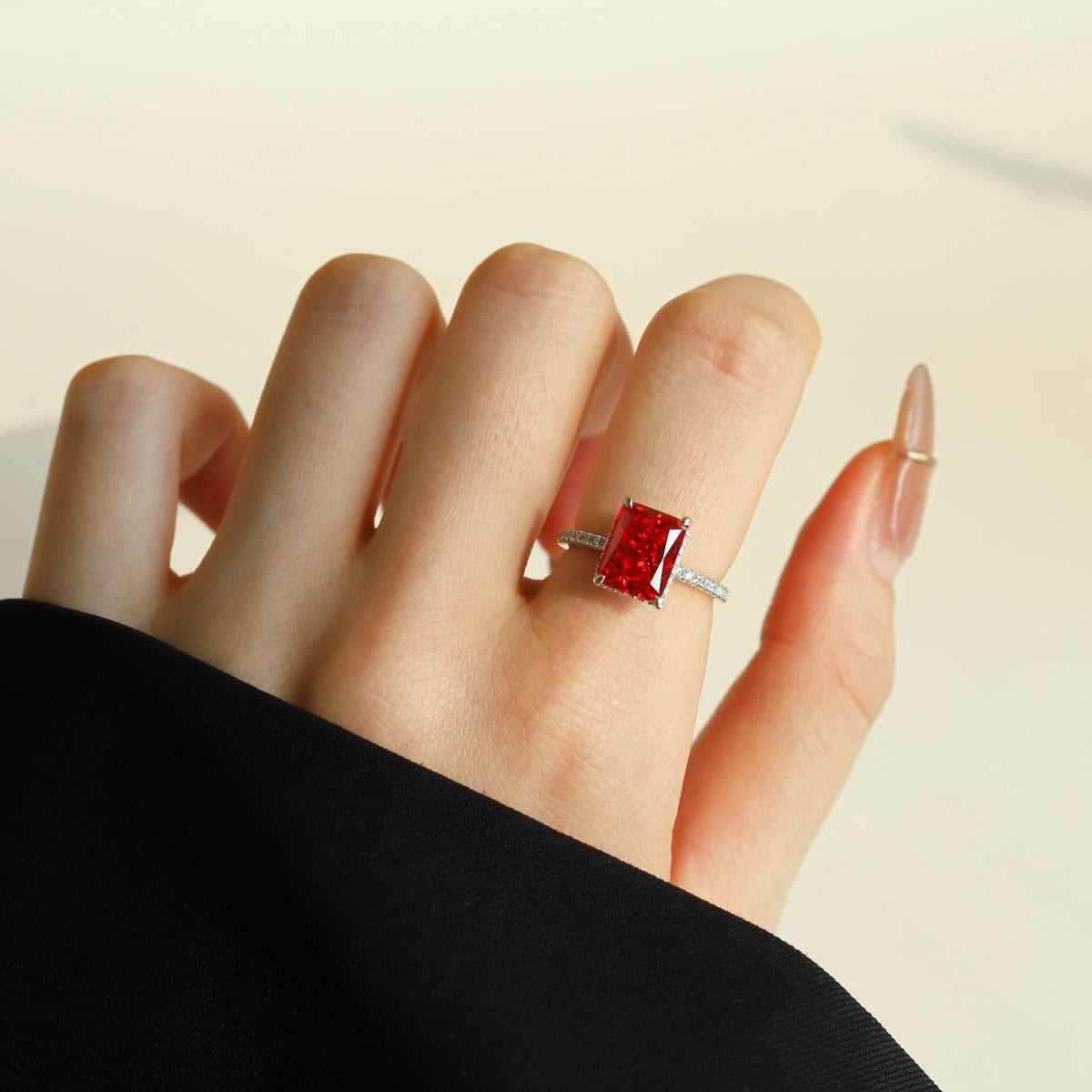 [Luxe Jewelry]4.0 Carat Luxurious Engagement Ring