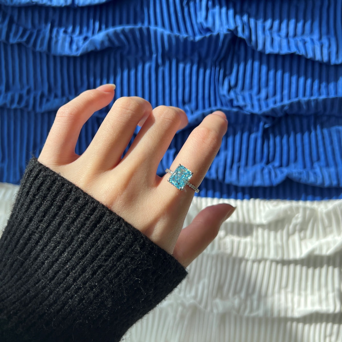 [Luxe Jewelry]4.0 Carat Luxurious Engagement Ring