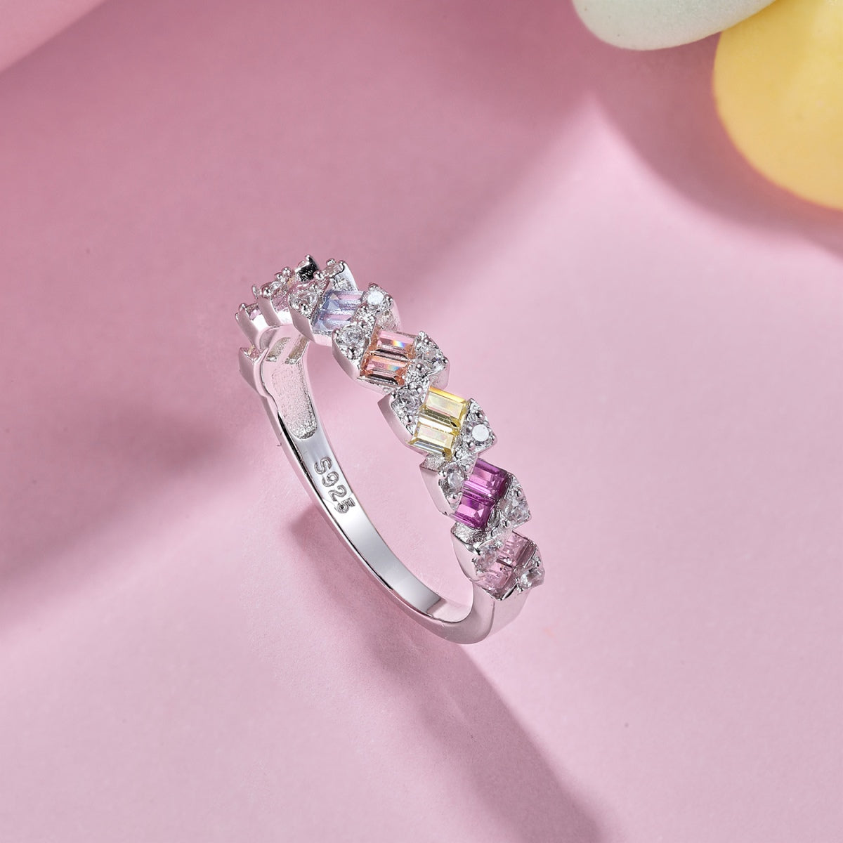 [Luxe Jewelry]Delicate Vibrant Emerald Cut Daily Ring