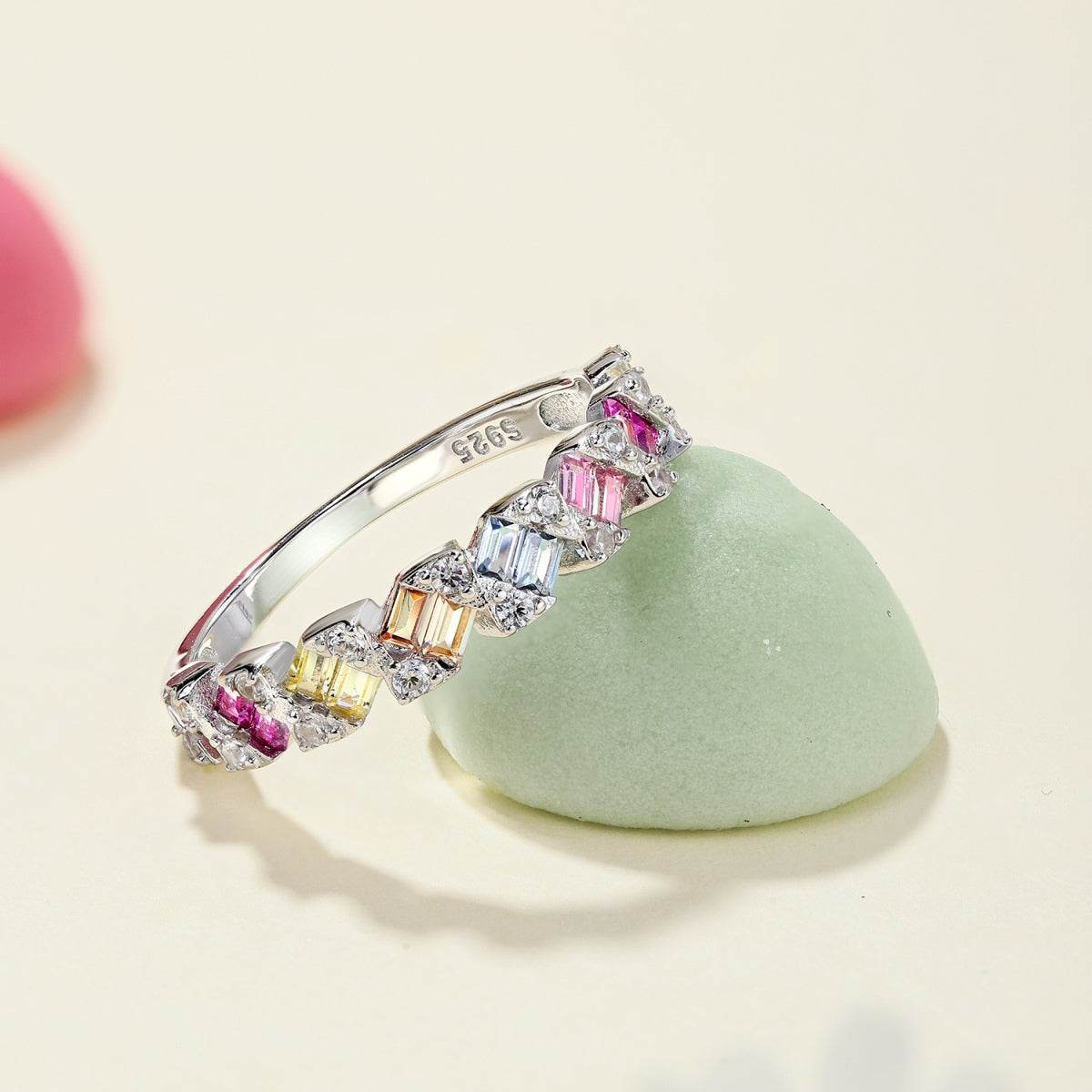[Luxe Jewelry]Delicate Vibrant Emerald Cut Daily Ring