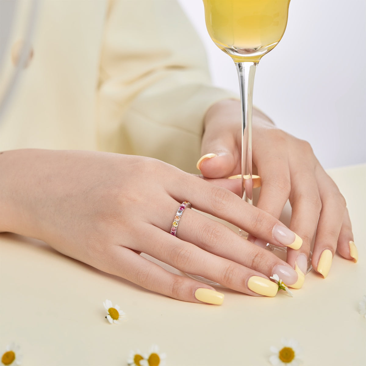 [Luxe Jewelry]Dazzling Lustrous Round Cut Tennis Ring