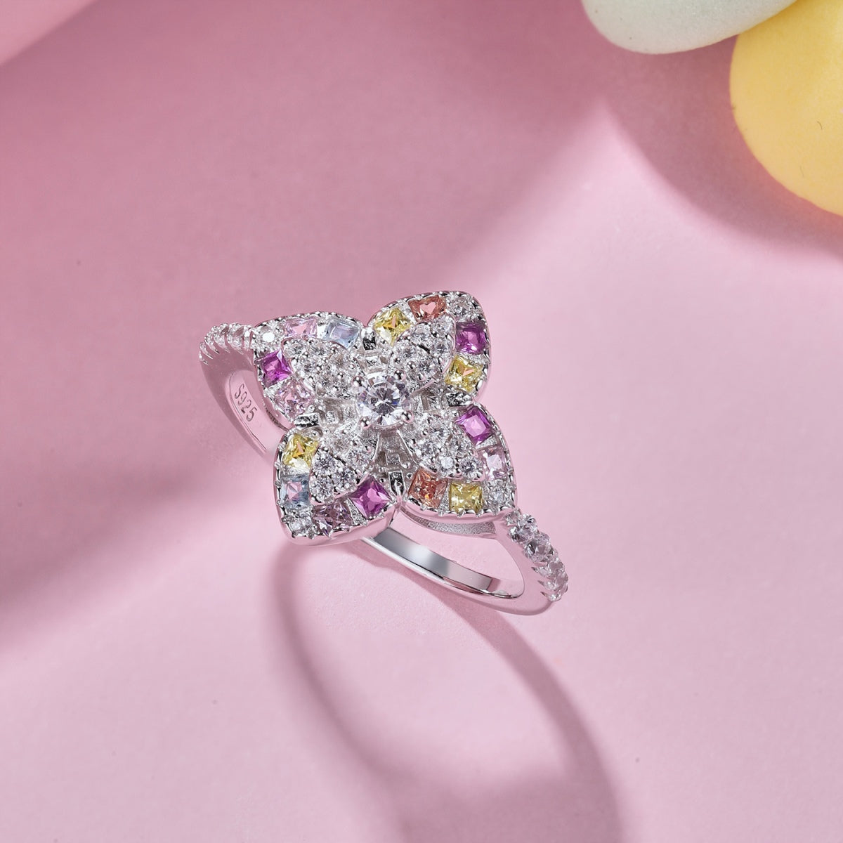 [Luxe Jewelry]Luxurious Colorful Flower Shape Banquet Ring