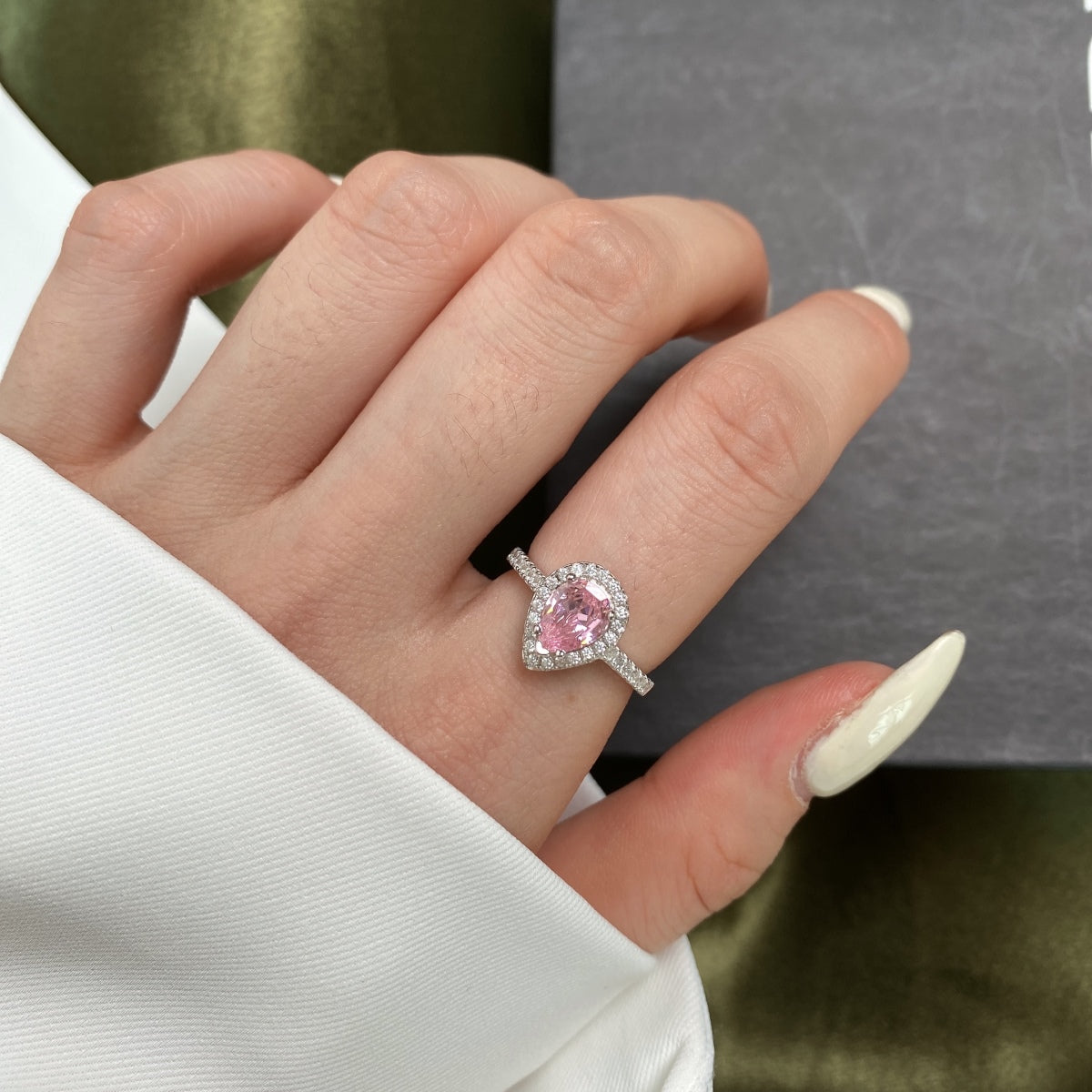[Luxe Jewelry]1.0 Carat Luxurious Resplendent Water Drop Shape Wedding Ring