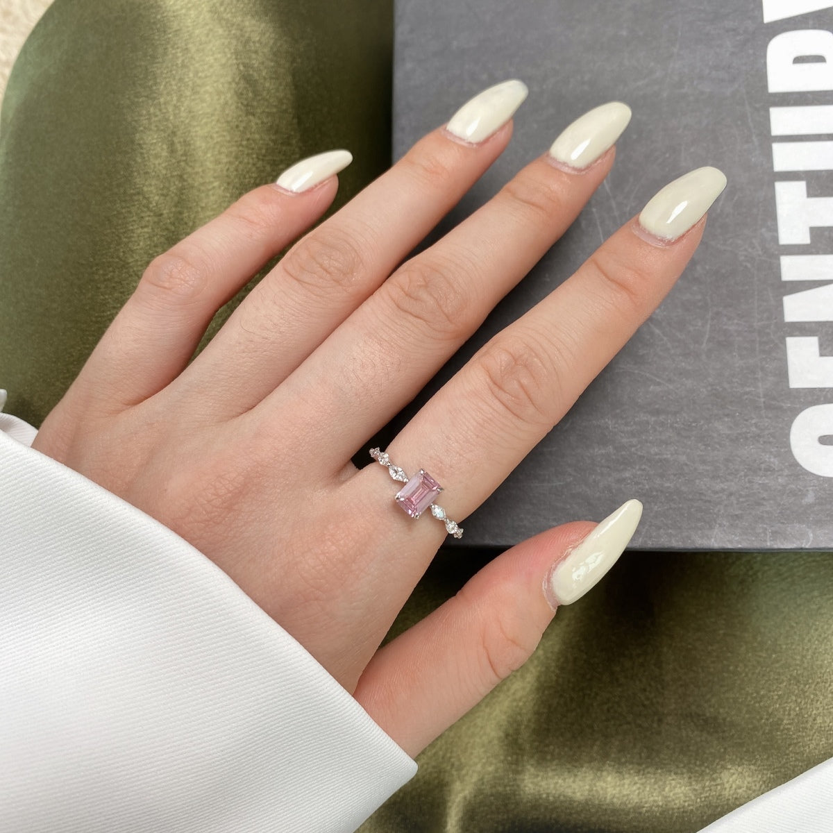 [Luxe Jewelry]1.0 Carat Dainty Resplendent Radiant Cut Daily Ring