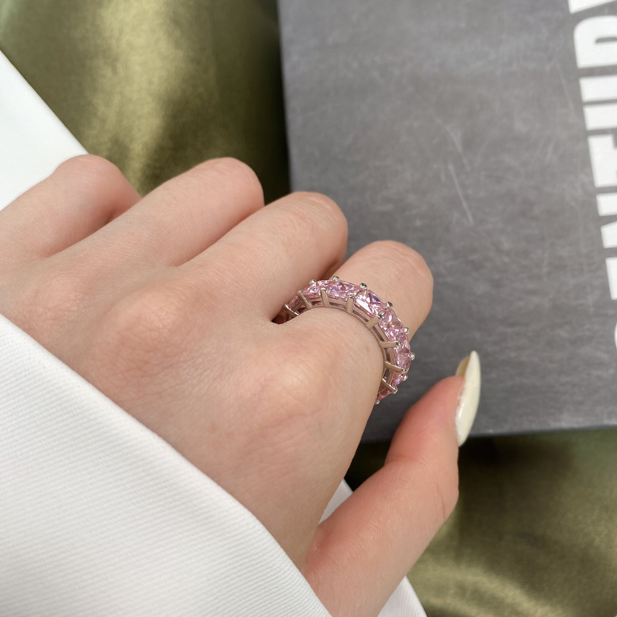 [Luxe Jewelry]Elegant Princess Cut Tennis Ring