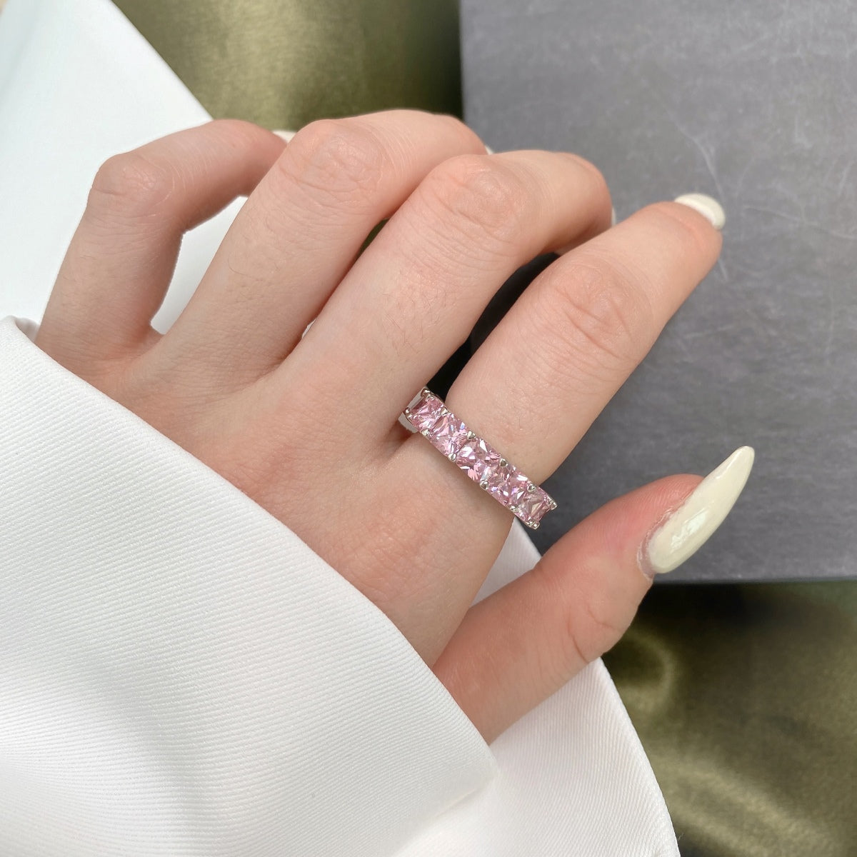 [Luxe Jewelry]Elegant Princess Cut Tennis Ring