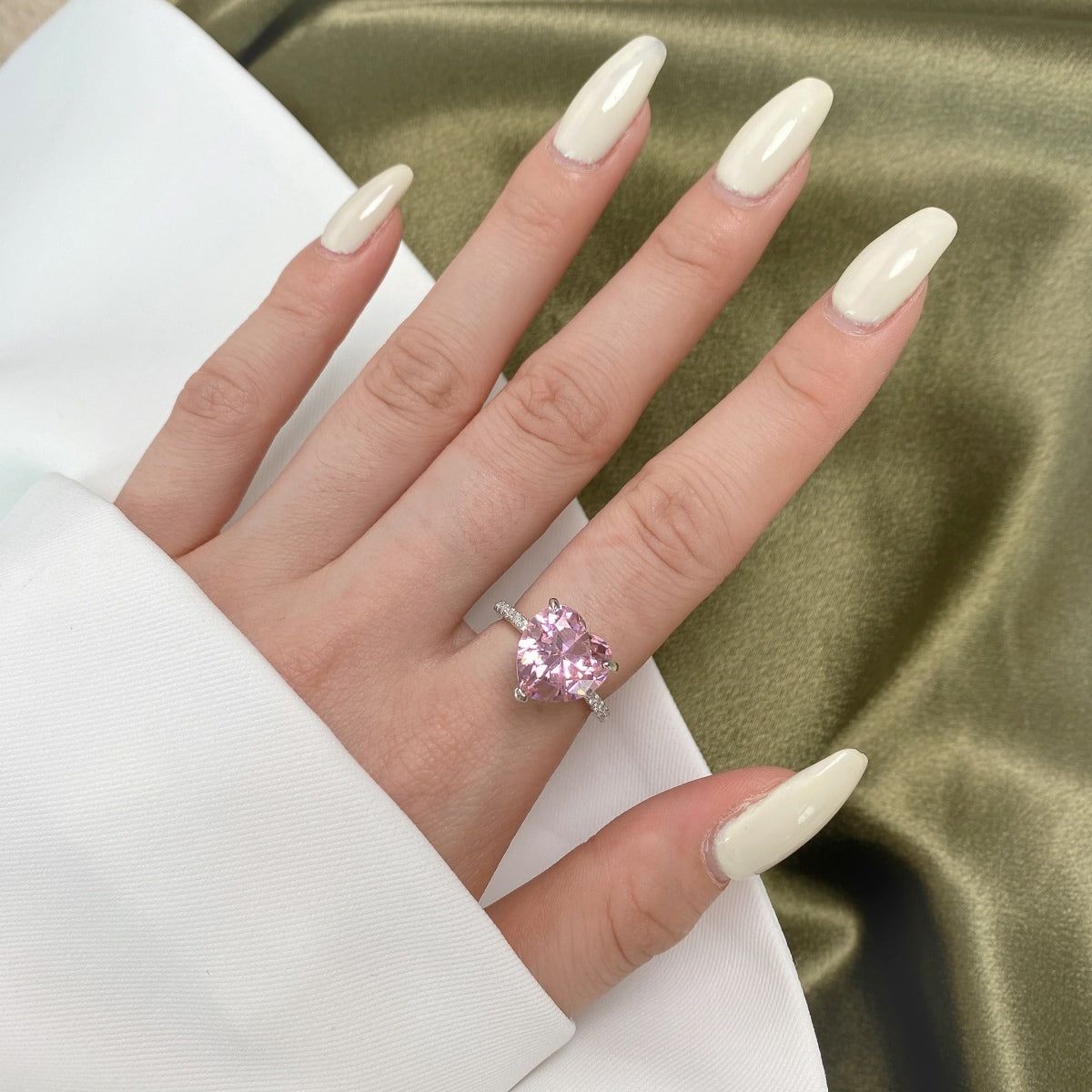 [Luxe Jewelry]6.0 Carat Luxurious Sparkling Romantic Heart Cut Lover Ring