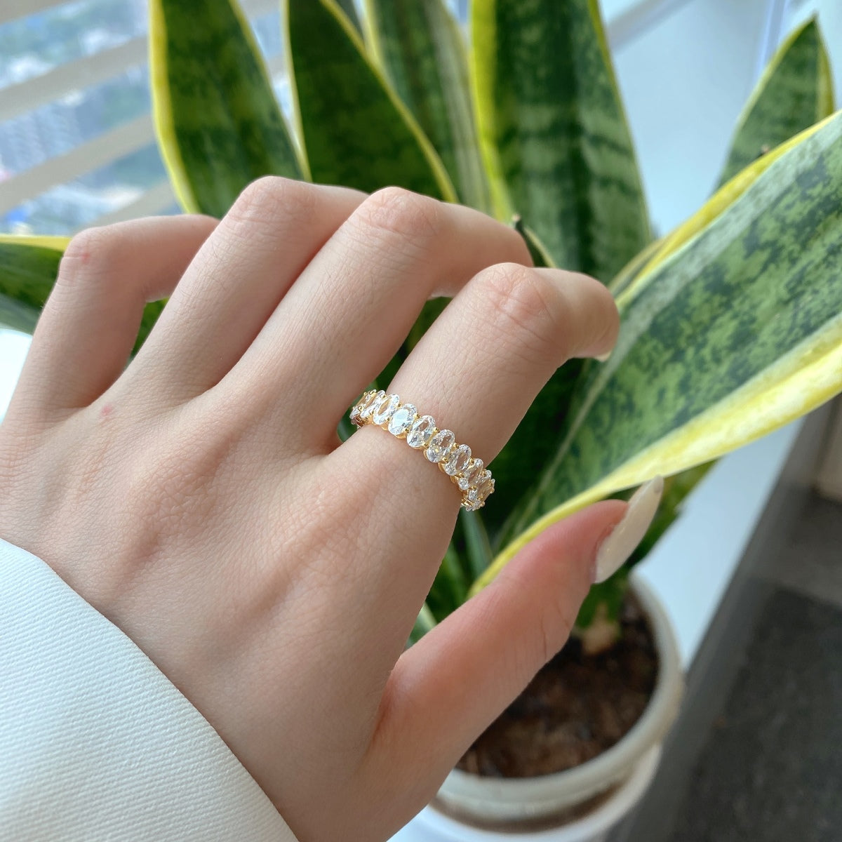 [Luxe Jewelry]Ornate Oval Cut Tennis Ring