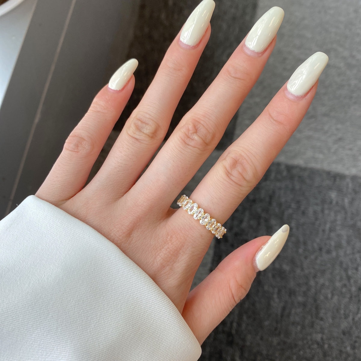 [Luxe Jewelry]Ornate Oval Cut Tennis Ring