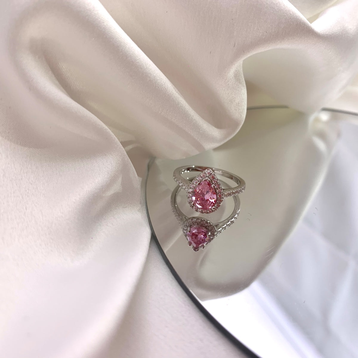 [Luxe Jewelry]1.0 Carat Luxurious Resplendent Water Drop Shape Wedding Ring
