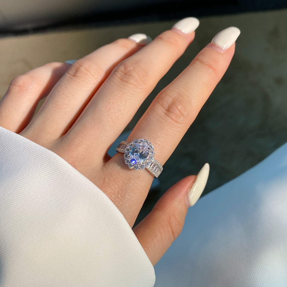 [Luxe Jewelry]1.5 Carat Dazzling Charming Oval Cut Banquet Ring