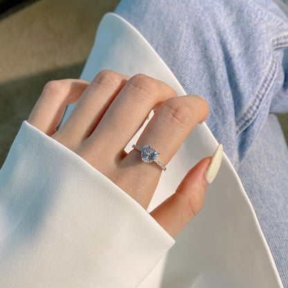 [Luxe Jewelry]2.0 Carat Dazzling Lustrous Heart Cut Lover Ring