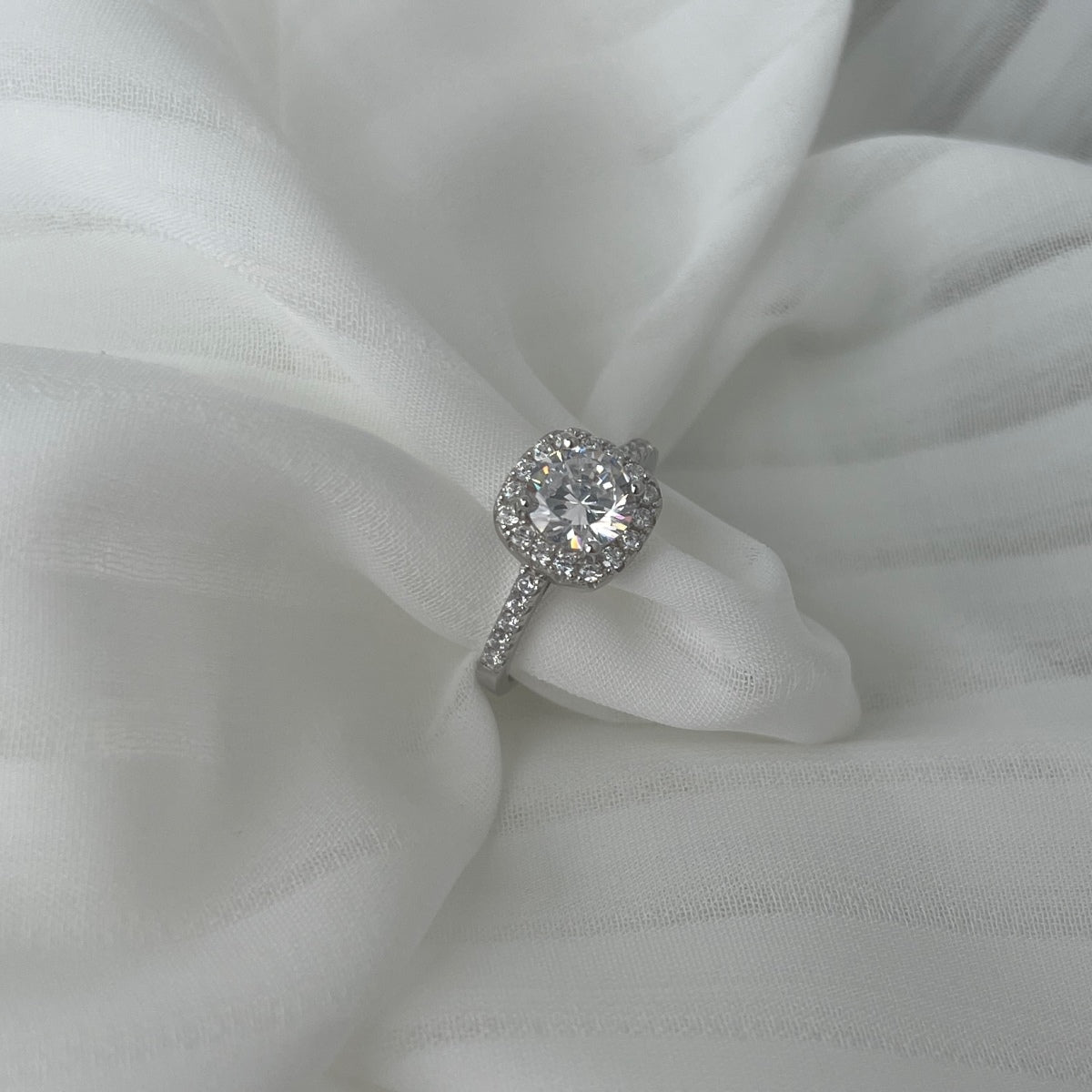 [Luxe Jewelry]Dazzling Resplendent Round Cut Wedding Ring
