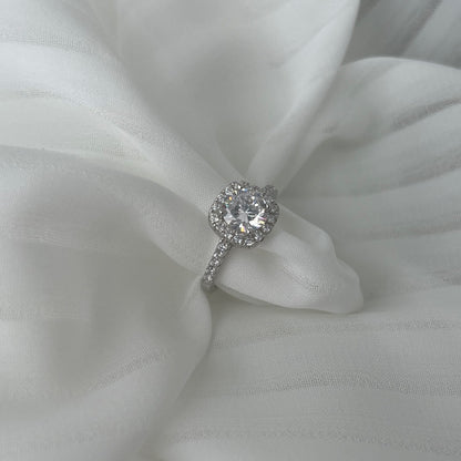 [Luxe Jewelry]Dazzling Resplendent Round Cut Wedding Ring