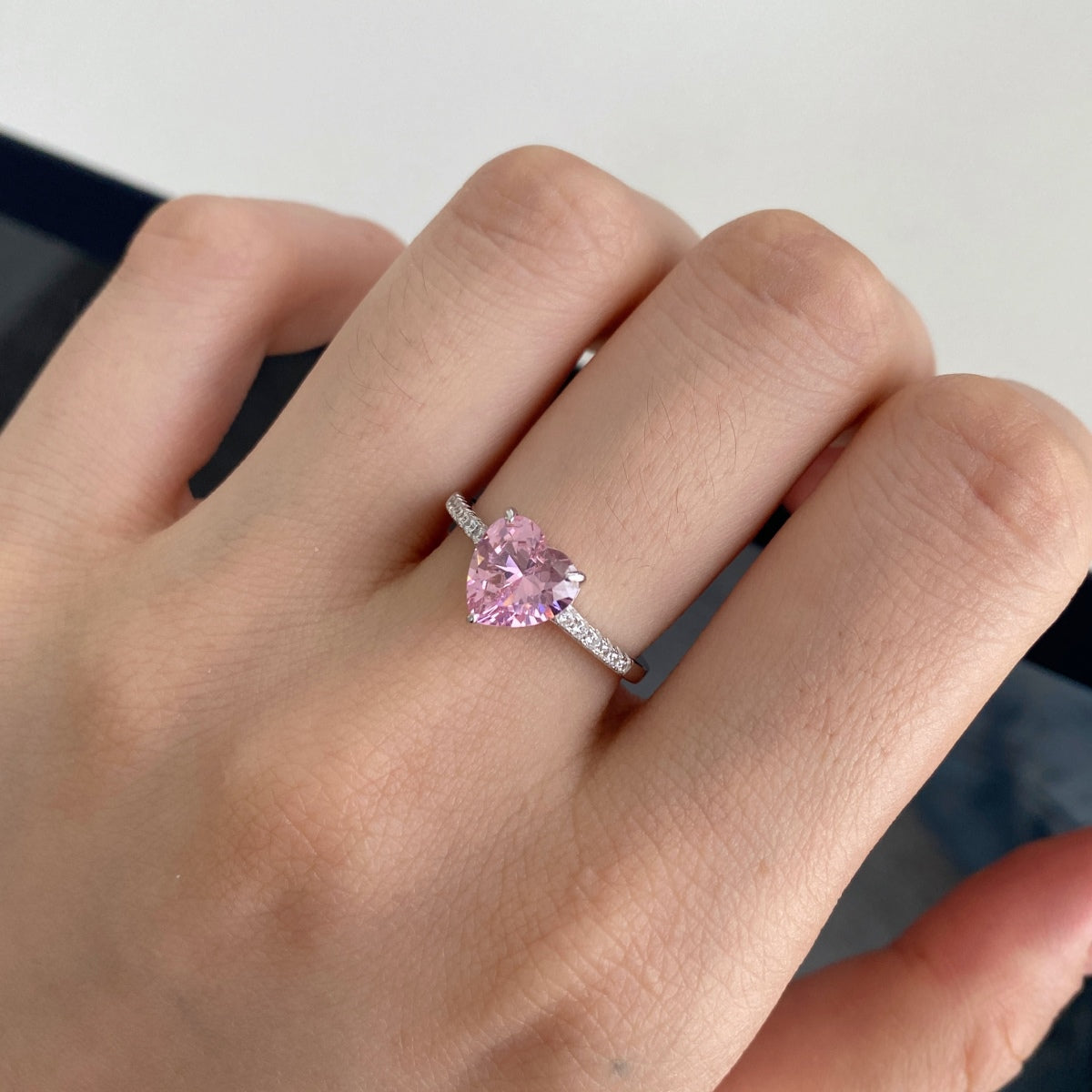 [Luxe Jewelry]2.0 Carat Dazzling Lustrous Heart Cut Lover Ring