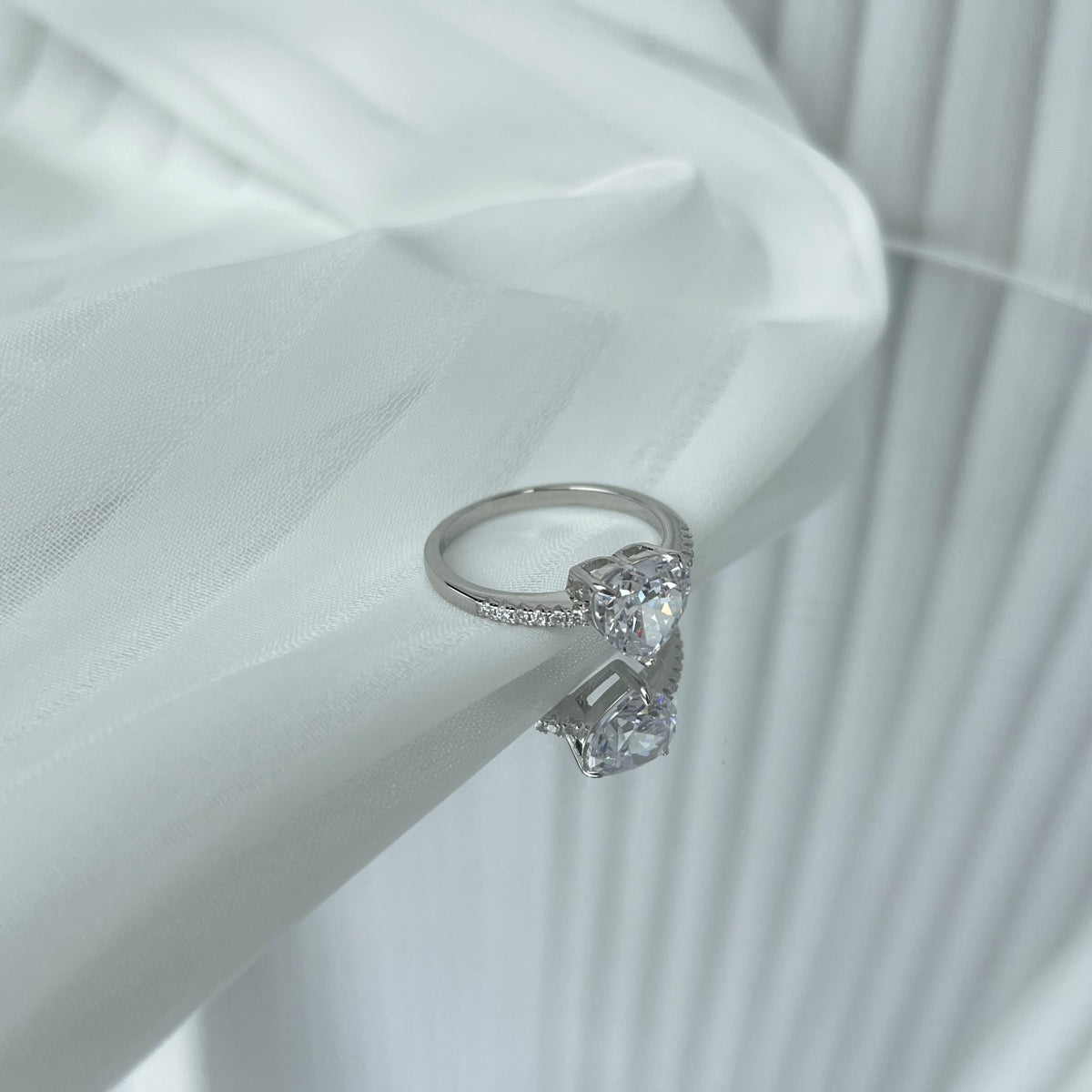 [Luxe Jewelry]2.0 Carat Dazzling Lustrous Heart Cut Lover Ring