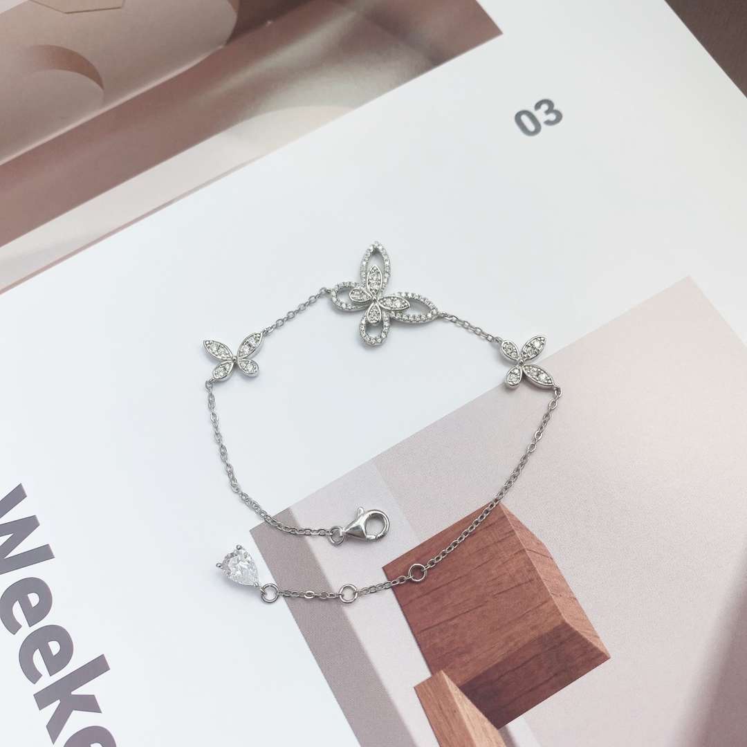 [Luxe Jewelry]Delicate Butterfly Pendant Bracelet