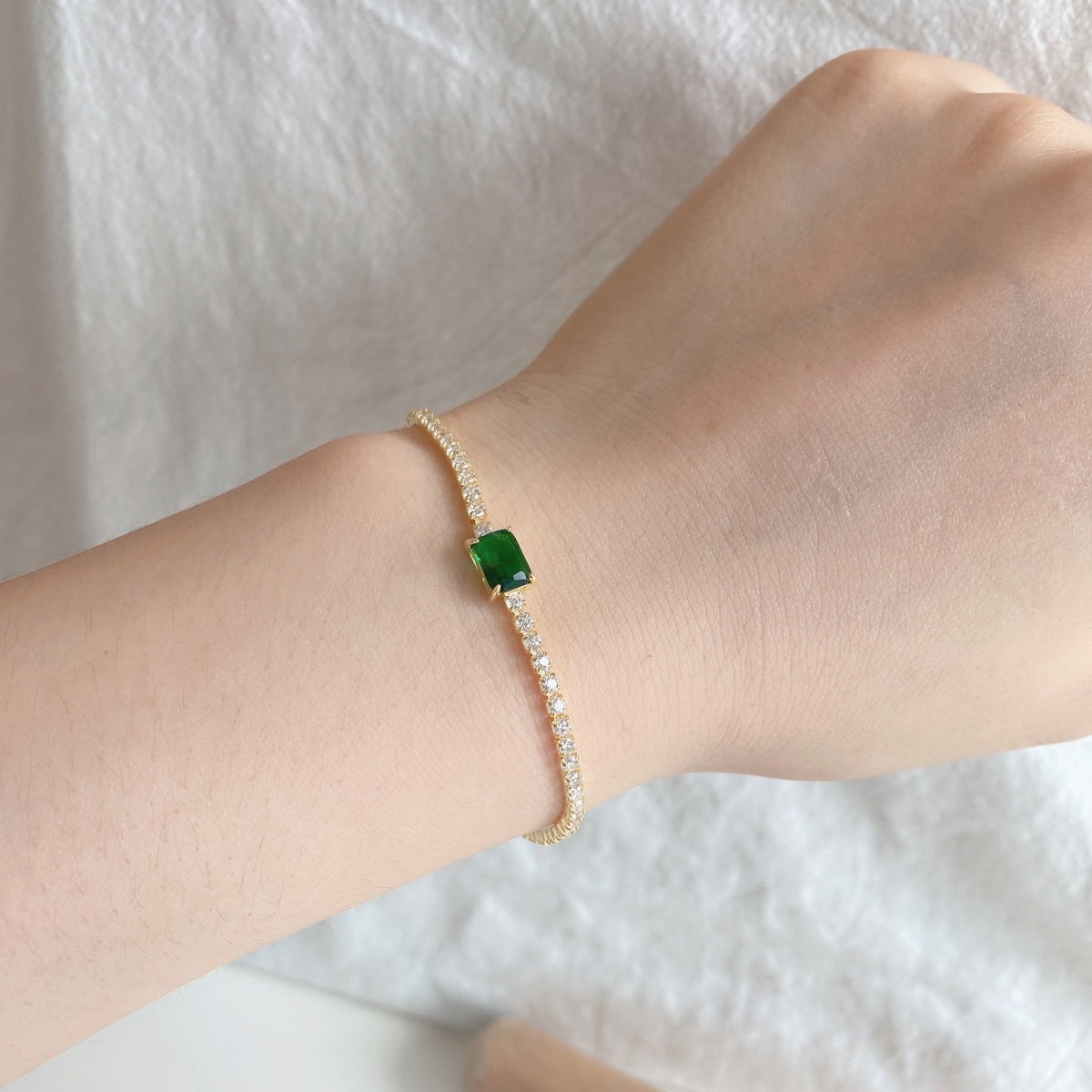 [Luxe Jewelry]1.0 Carat Unique Emerald Cut Banquet Bracelet