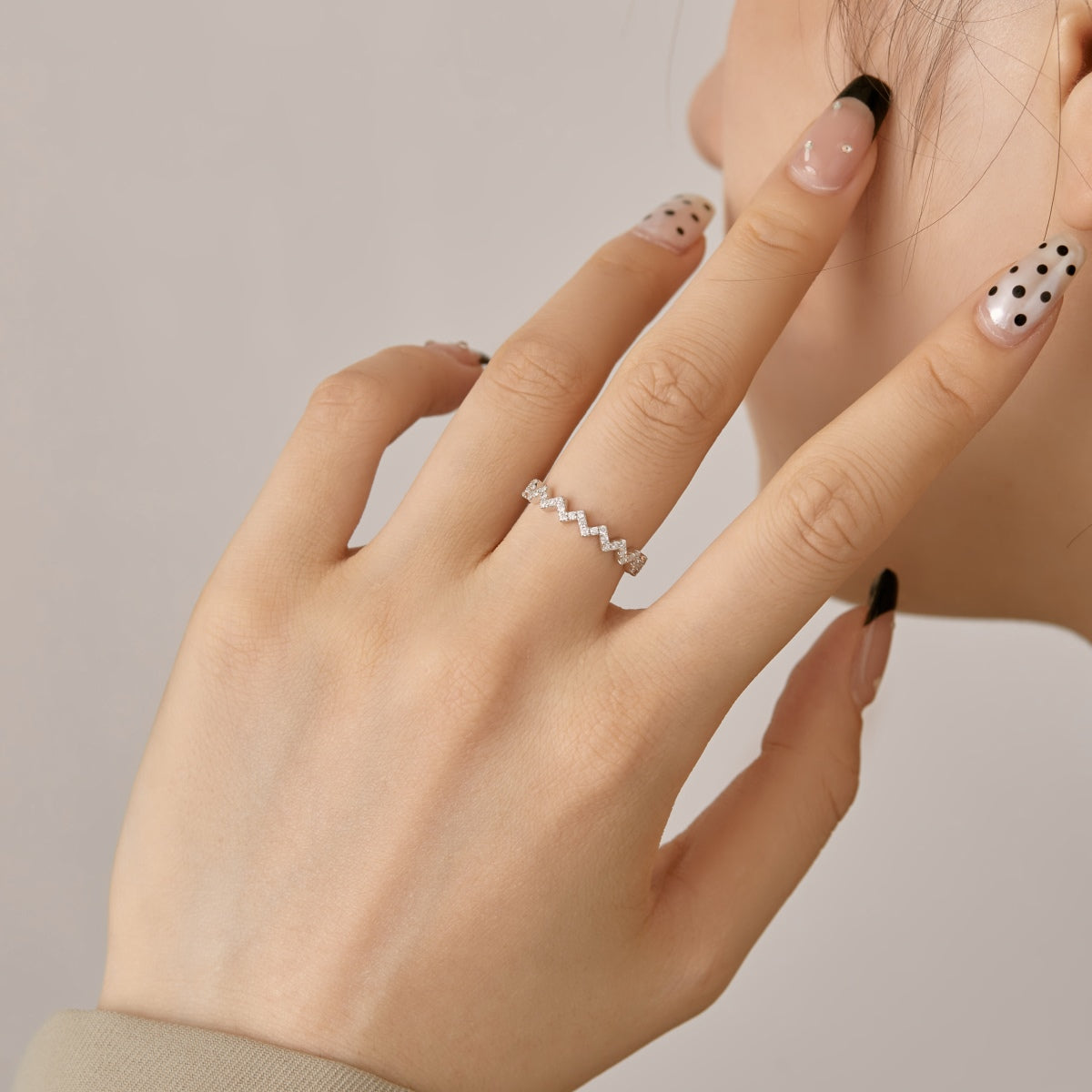 [Luxe Jewelry]Delicate Enchanting Wave Shape Daily Ring