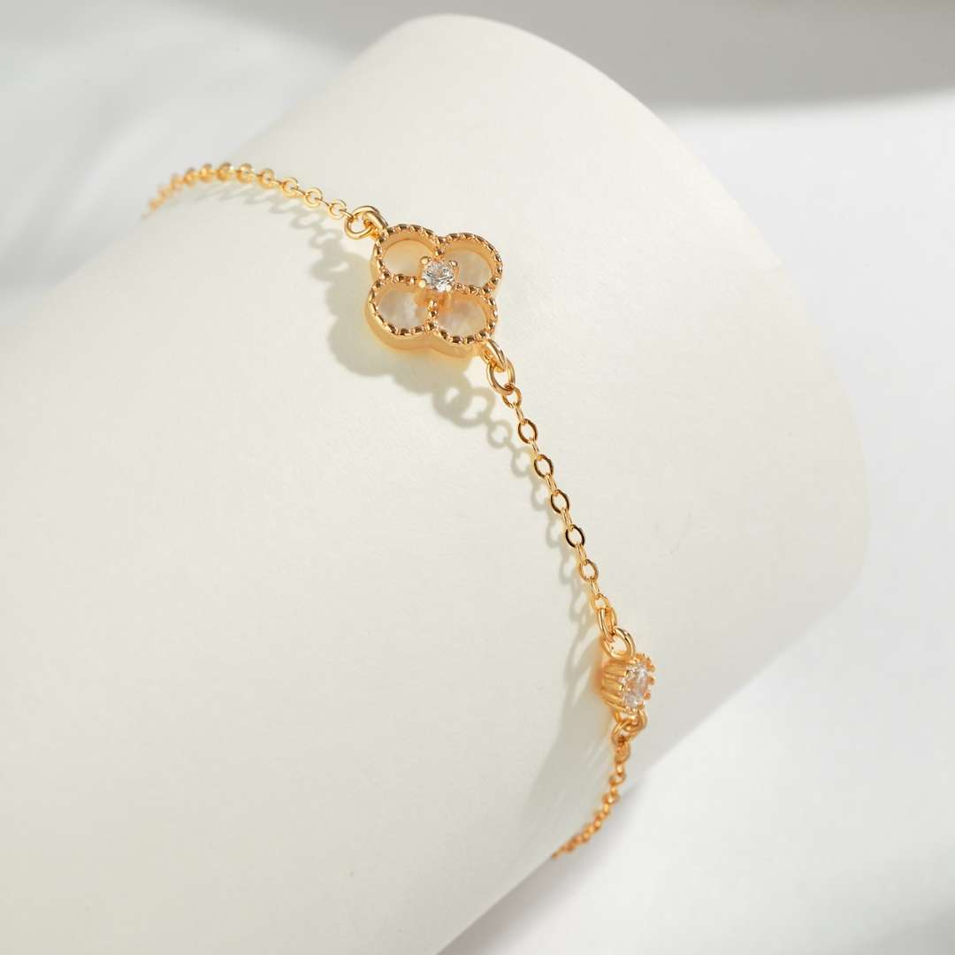 [Luxe Jewelry]Delicate Four Leaf Clover Bracelet