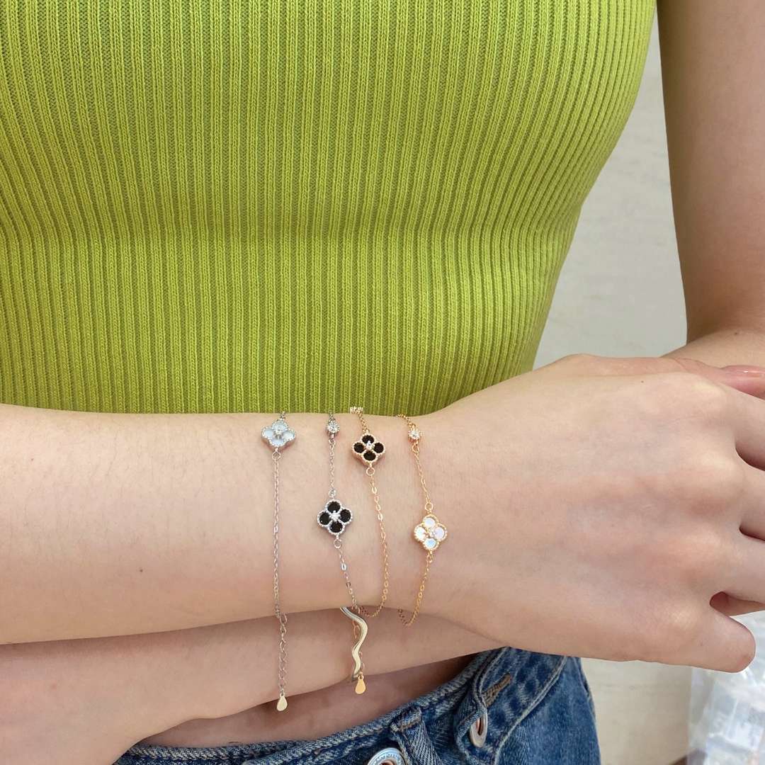 [Luxe Jewelry]Delicate Four Leaf Clover Bracelet