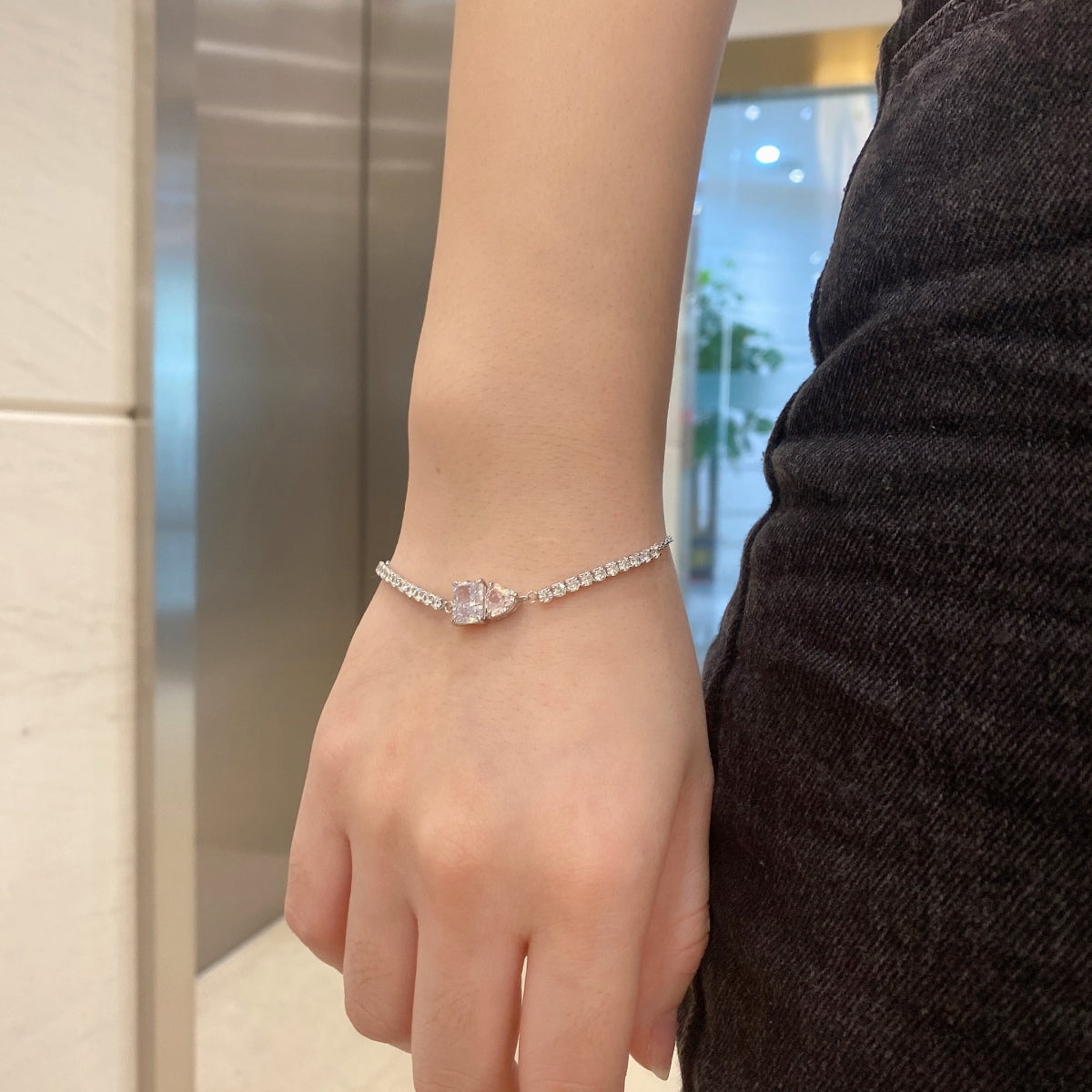 [Luxe Jewelry]Dazzling Unique Multi Shape Lover Bracelet