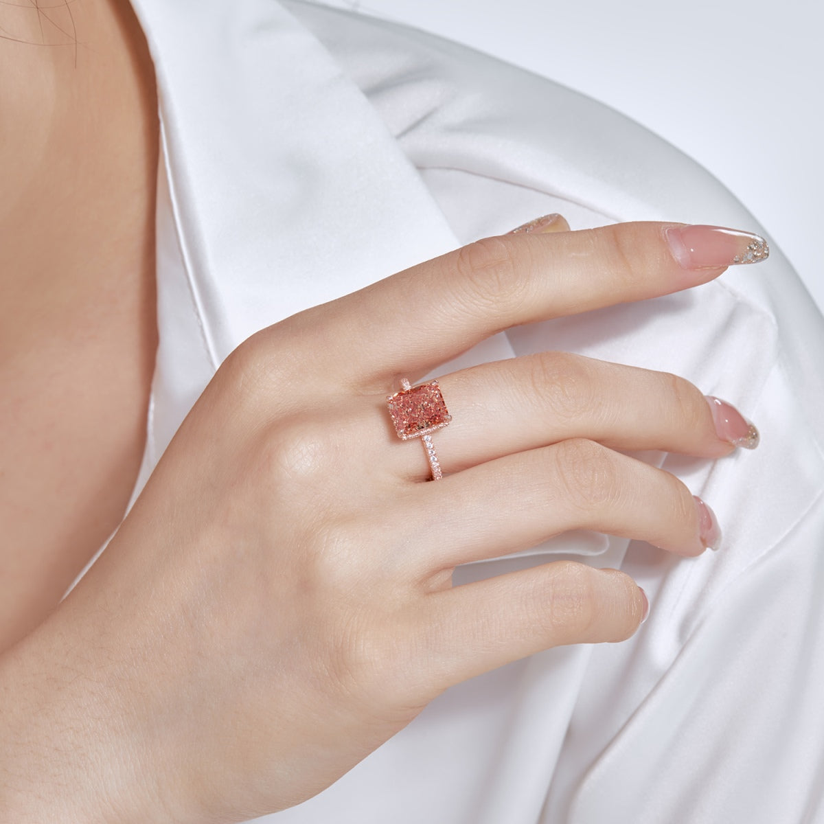 [Luxe Jewelry]4.0 Carat Luxurious Engagement Ring