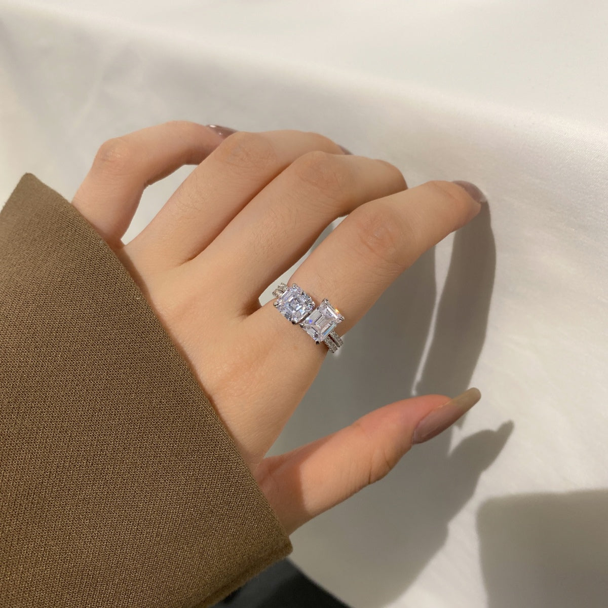 [Luxe Jewelry]2.0 Carat Scintillating Ornate Radiant Cut Party Ring