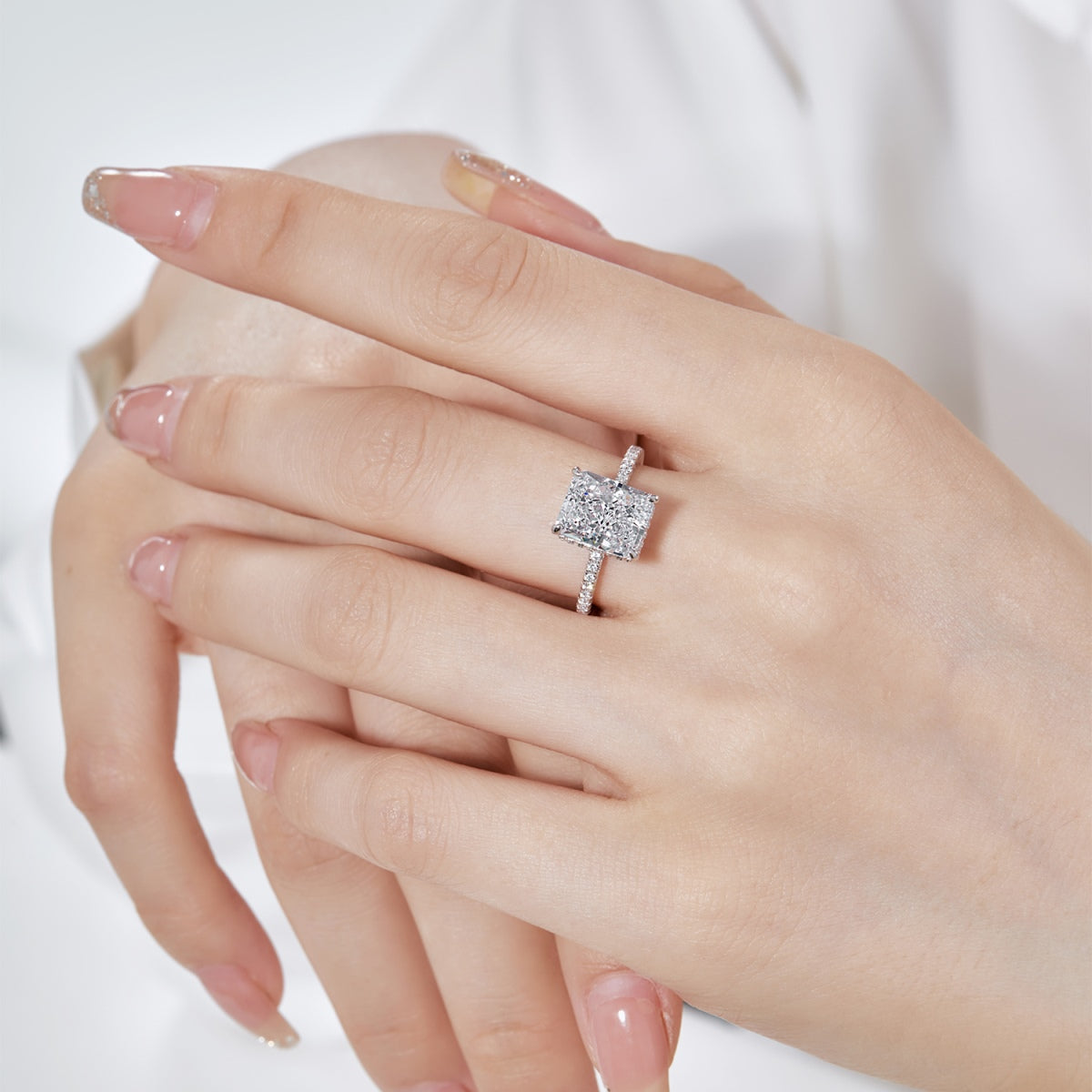 [Luxe Jewelry]4.0 Carat Luxurious Engagement Ring