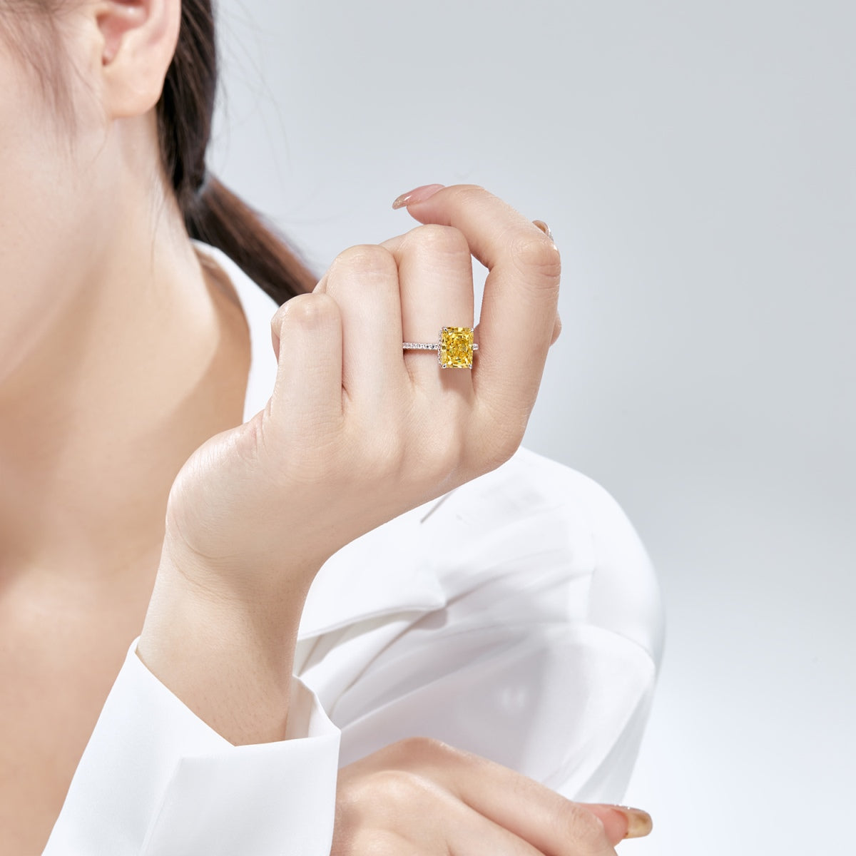 [Luxe Jewelry]4.0 Carat Luxurious Engagement Ring