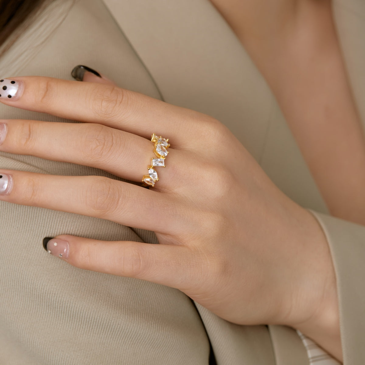 [Luxe Jewelry]Delicate Multi Cut Ring