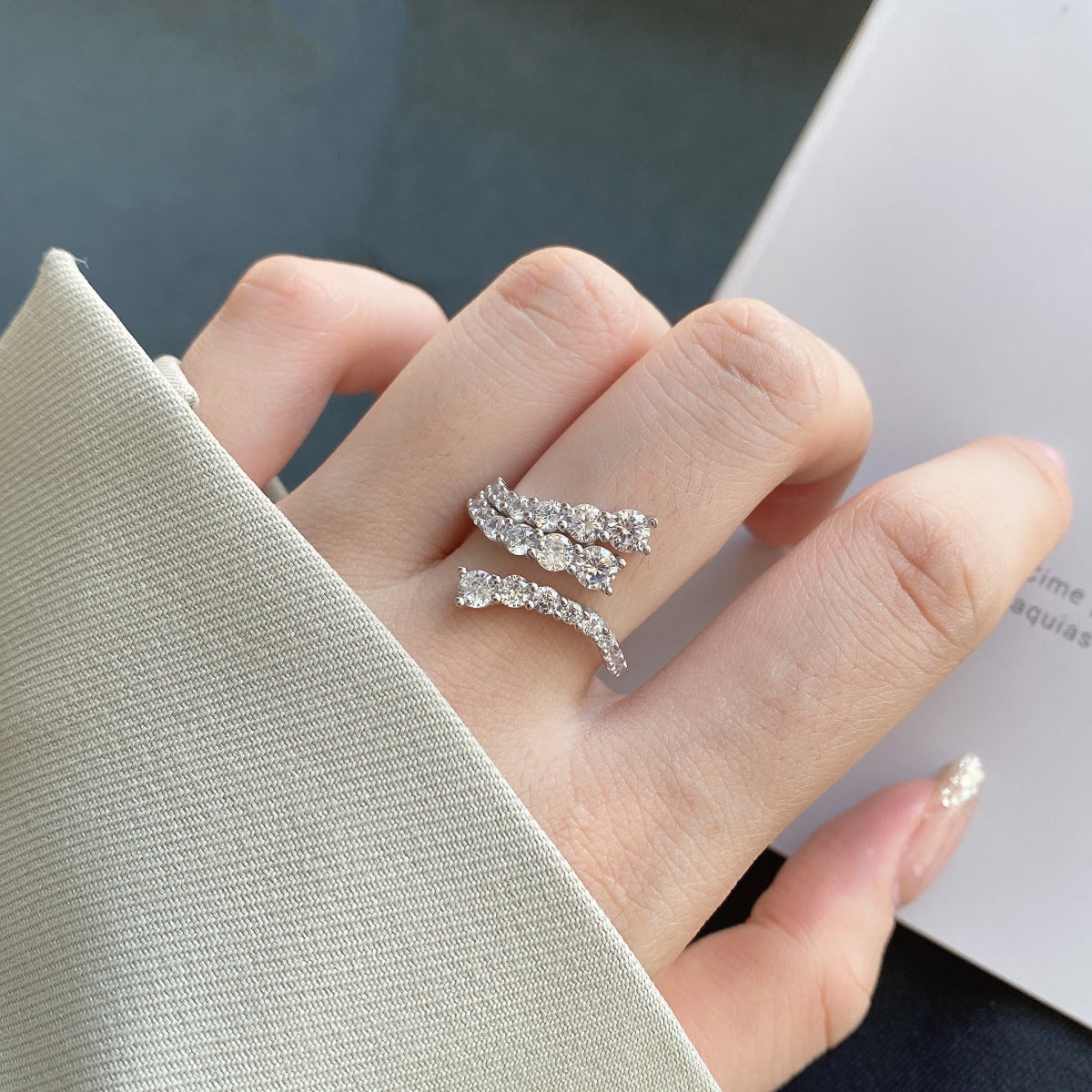 [Luxe Jewelry]Unique Vivid Snake Shape Daily Ring