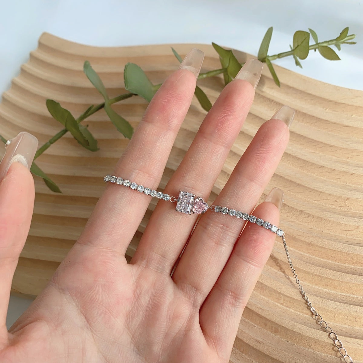 [Luxe Jewelry]Dazzling Unique Multi Shape Lover Bracelet