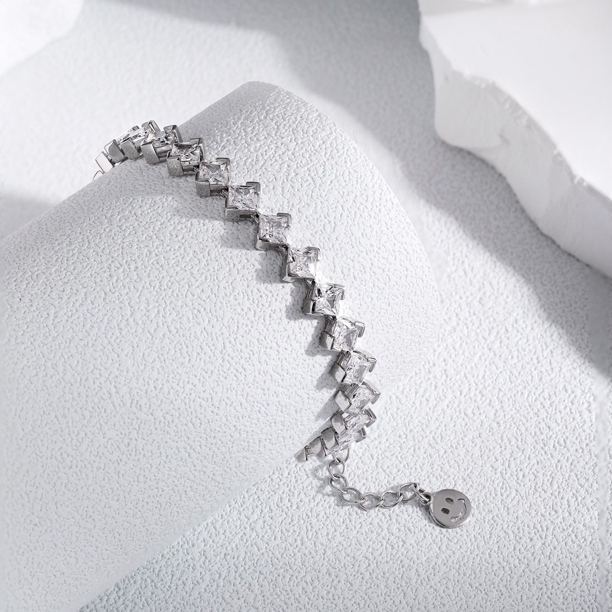 [Luxe Jewelry]0.5 Carat Ornate Princess Cut Daily Bracelet