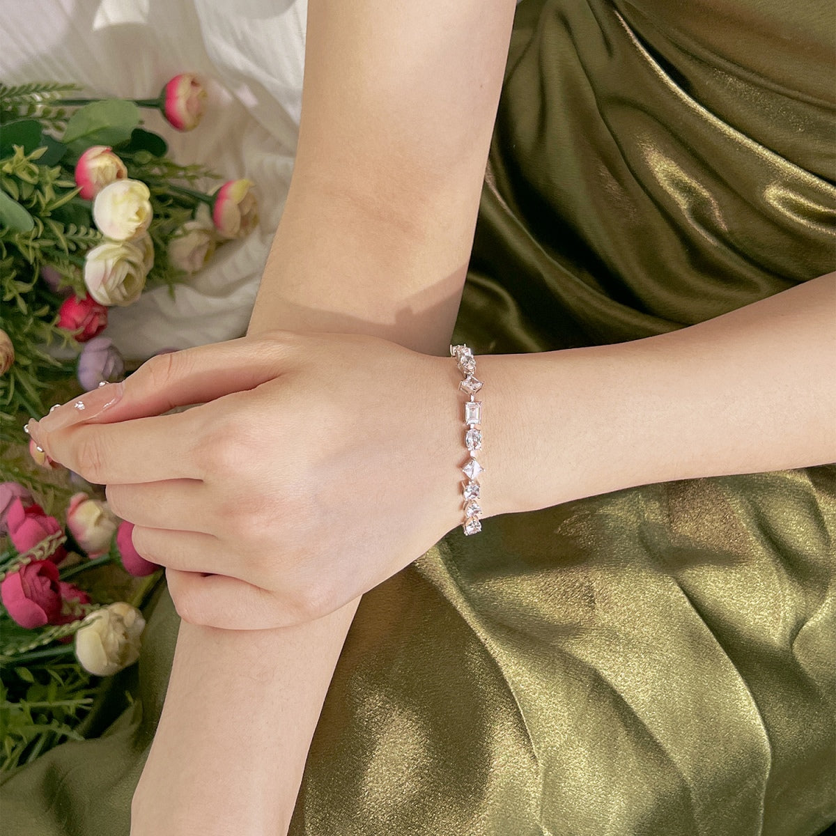 [Luxe Jewelry]Unique Exquisite Multi Cut Daily Bracelet