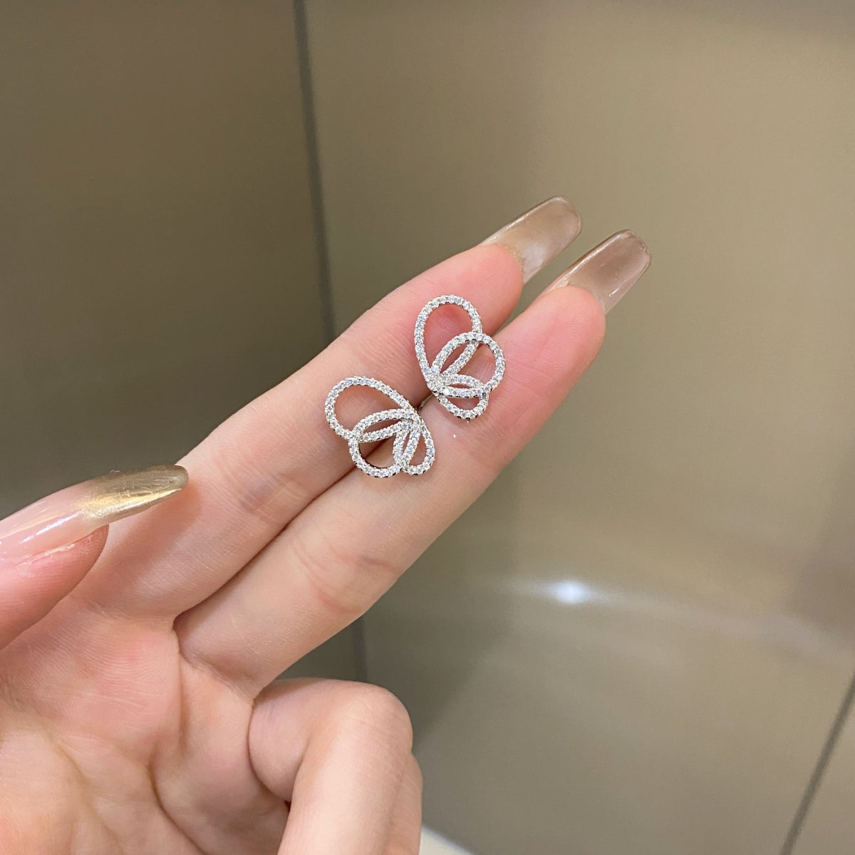 [Luxe Jewelry]Exquisite Butterfly Shape Earrings