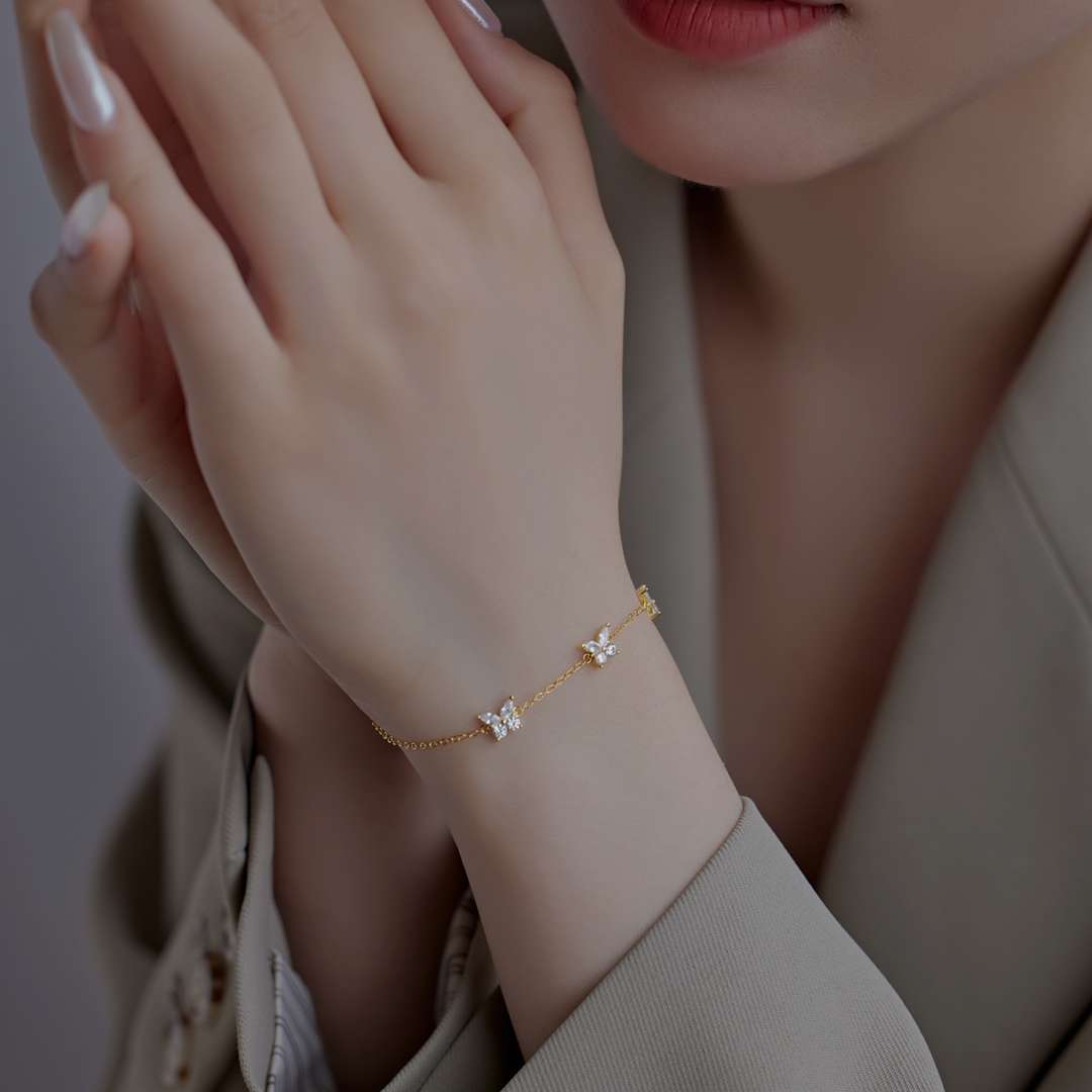 [Luxe Jewelry]Radiant Butterfly Shape Necklace