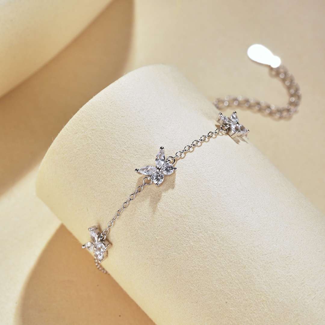 [Luxe Jewelry]Radiant Butterfly Shape Necklace