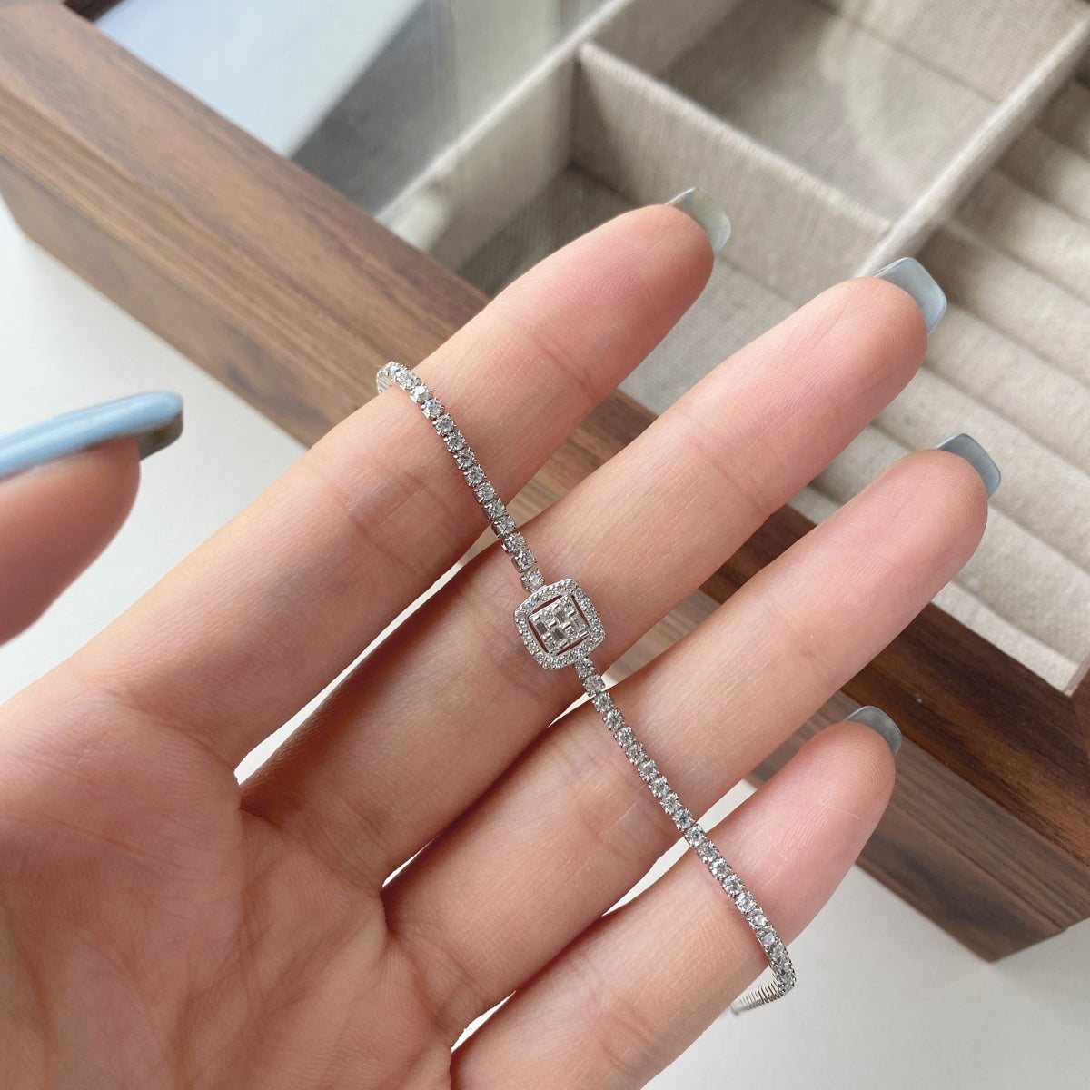 [Luxe Jewelry]Luxurious Dazzling Square Shape Banquet Bracelet