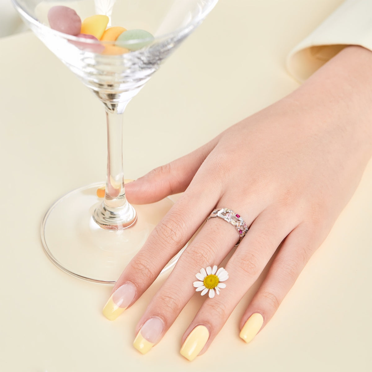 [Luxe Jewelry]Sparkling Vibrant Emerald Cut Daily Ring